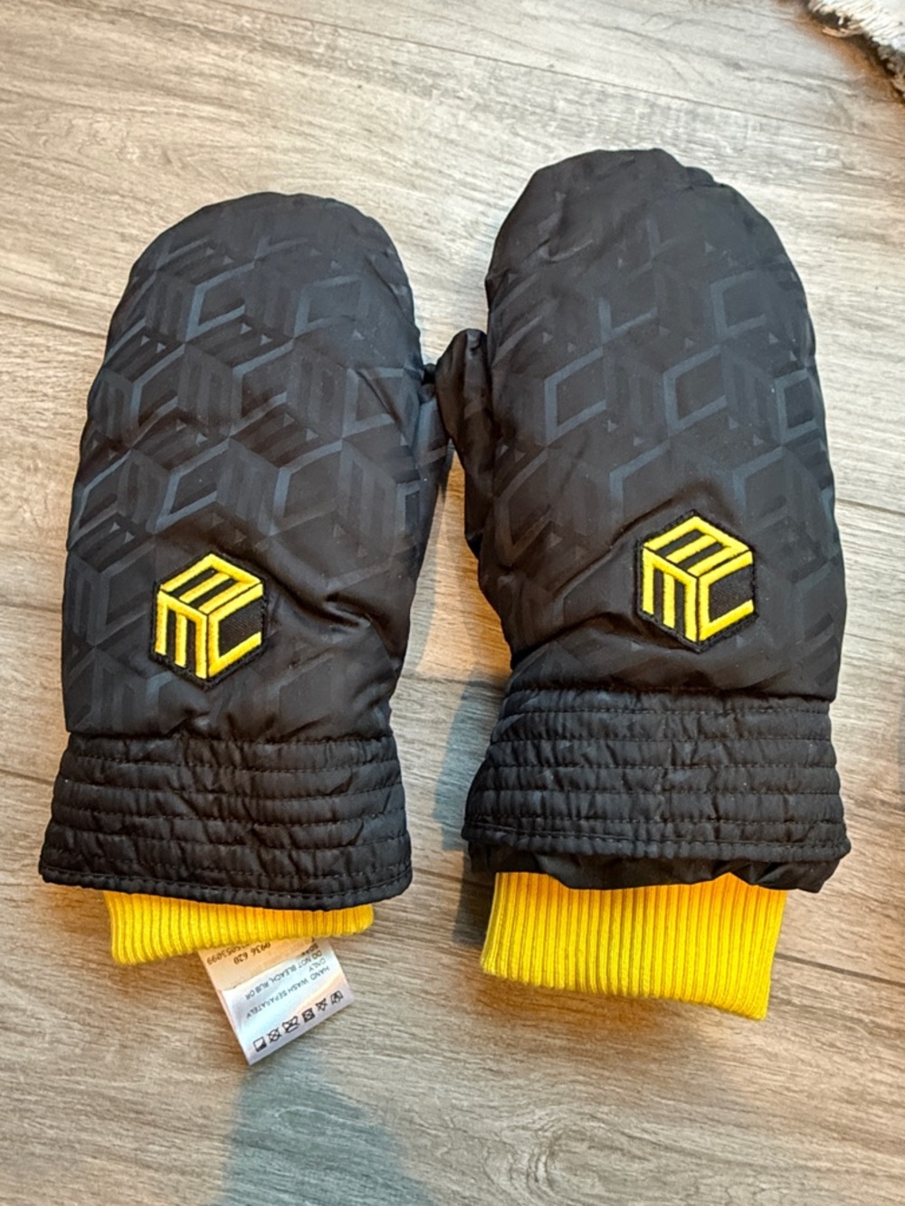 MCM ski puffer monogrammed mittens brand new with tags size o/s